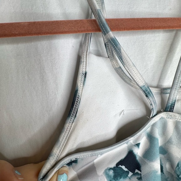 Gaiam Strappy Back Athletic Tank Top Abstract Turquoise Print Size Small - Picture 4 of 6